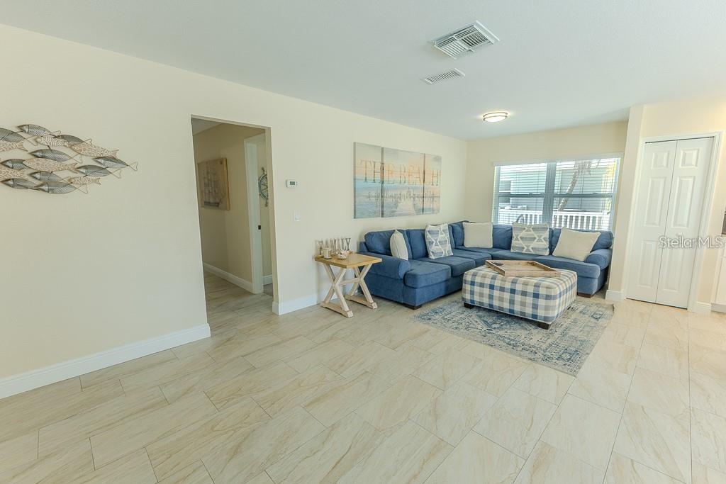 FLOR A MAR - Residential Lease