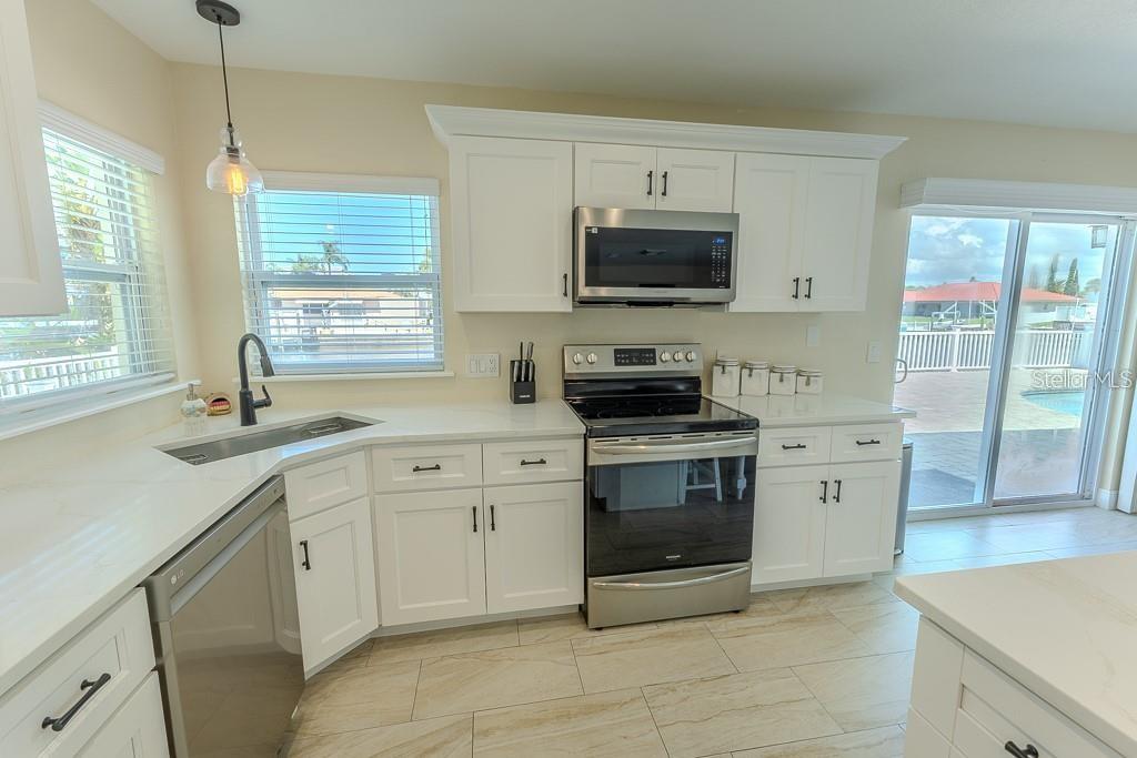 FLOR A MAR - Residential Lease