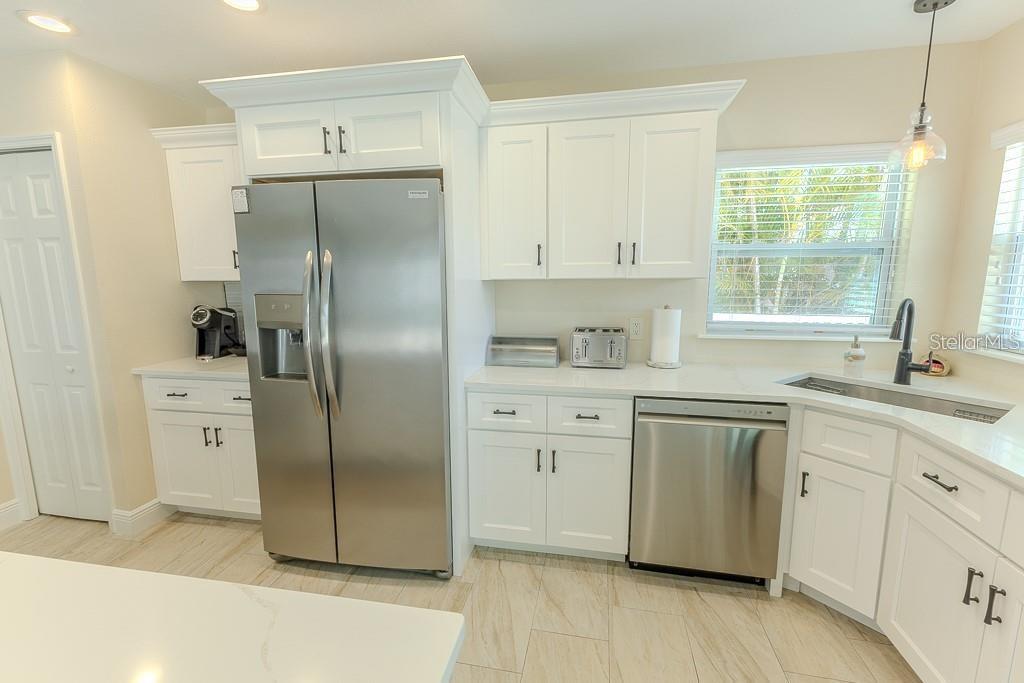 FLOR A MAR - Residential Lease