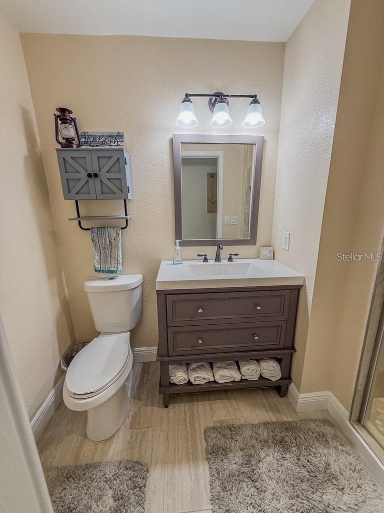 FLOR A MAR - Residential Lease