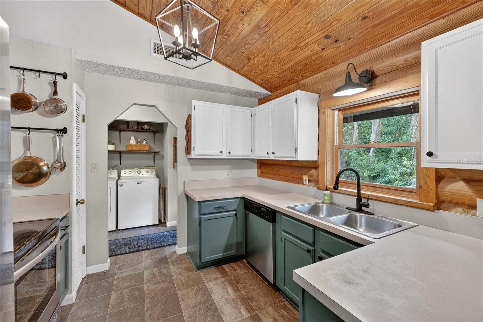 PLANTATION ESTATES UNIT 06 - Residential