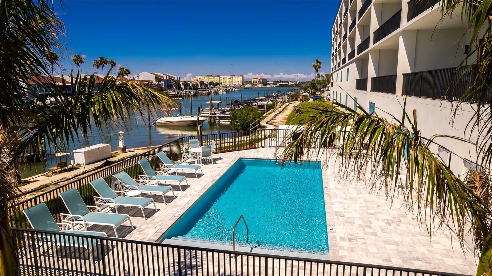 RESIDENCES AT TOWN CENTER CONDO - Residential