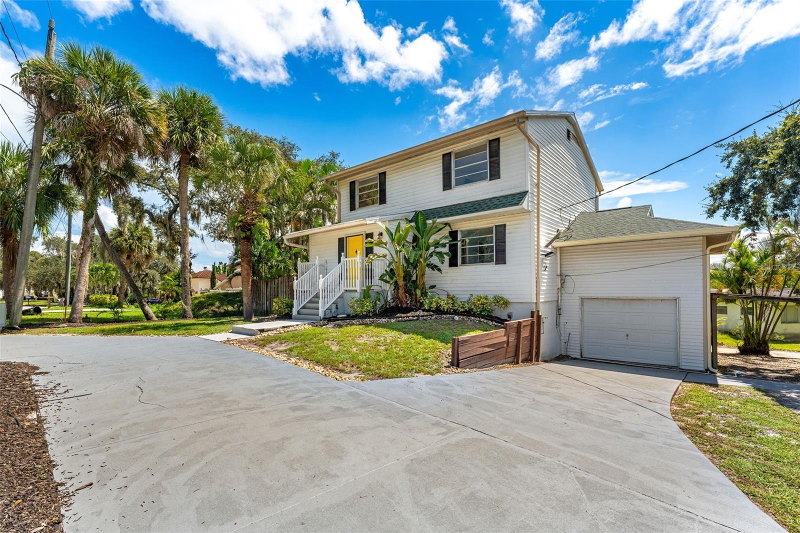 1359 RICHMOND DRIVE