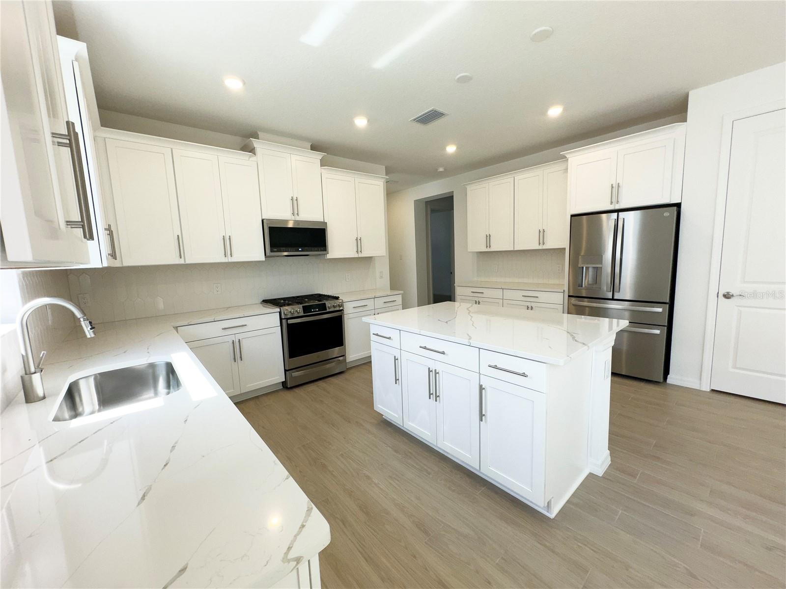 SWEETWATER - Residential Lease