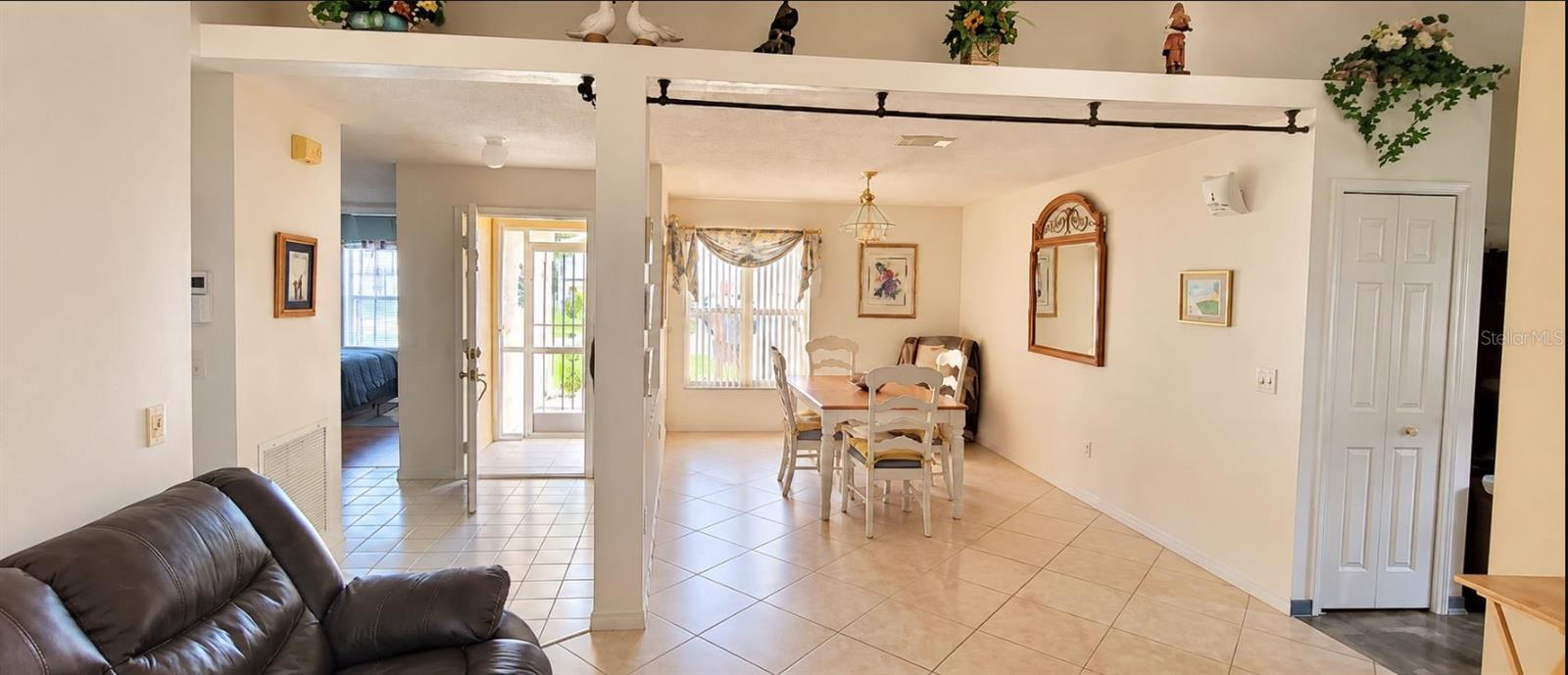6747 PICANTE CIRCLE