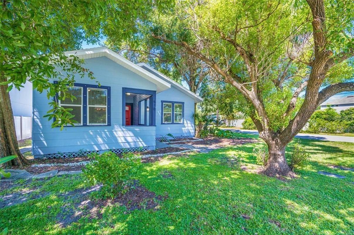 Please contact listing agent to come view the property 813-484-3183