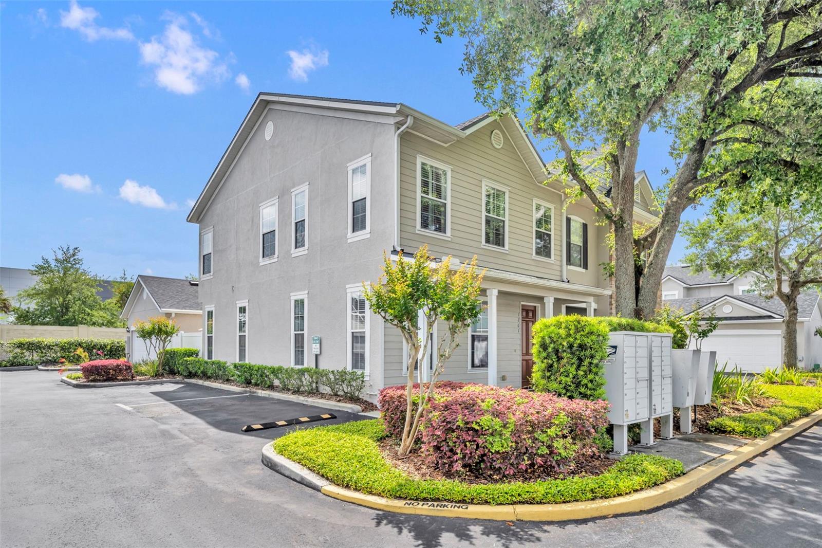 TOWNHOMES/HARPER PLACE - Residential