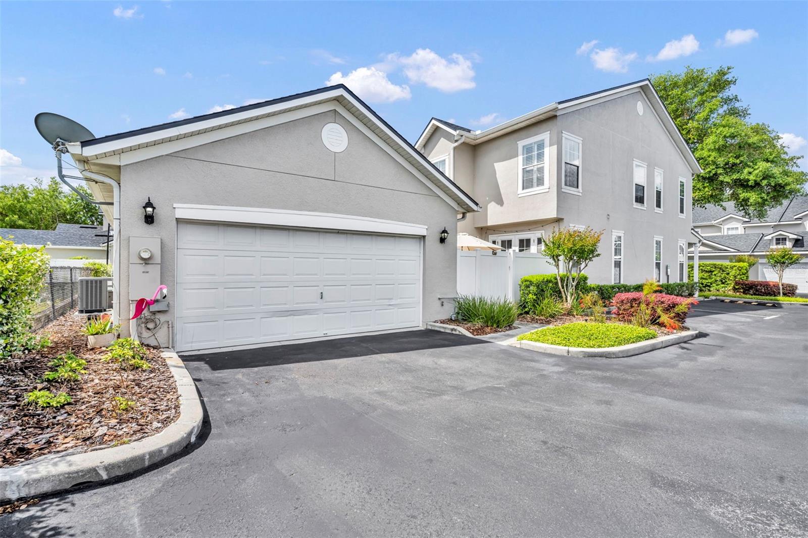 TOWNHOMES/HARPER PLACE - Residential