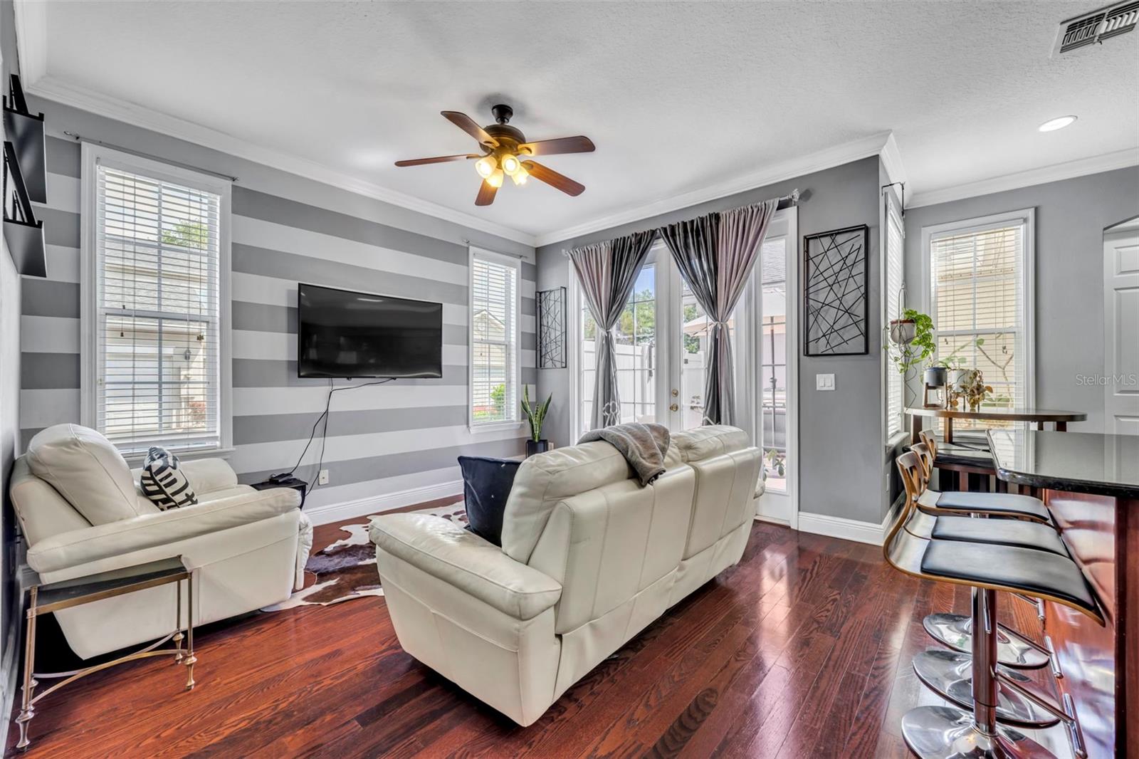 TOWNHOMES/HARPER PLACE - Residential