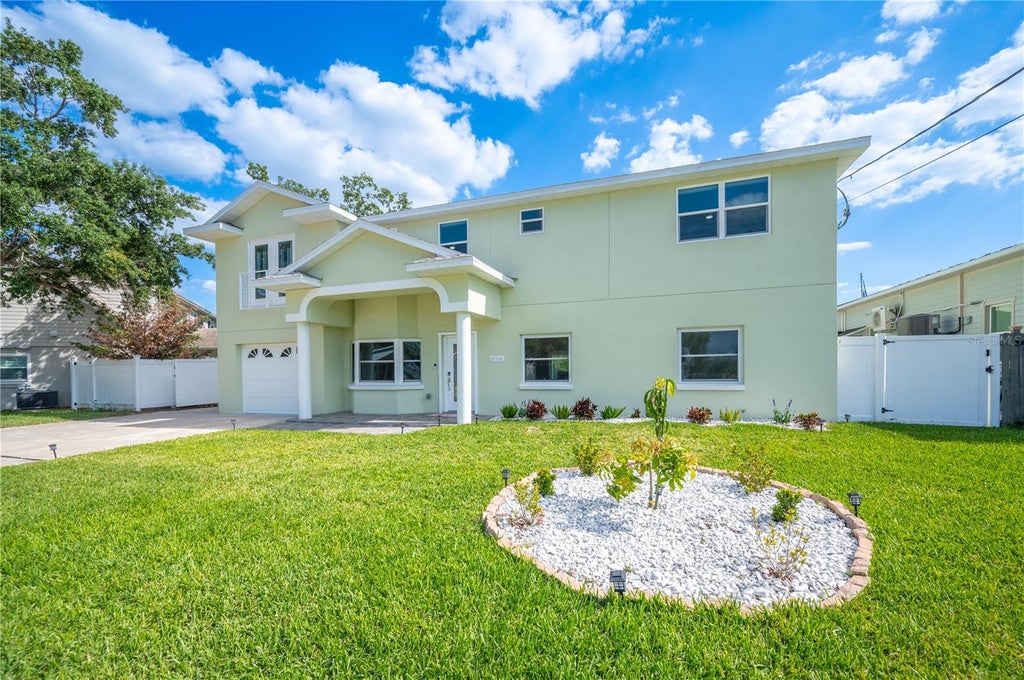 Photo of 8704 Bay Crest Lane, Tampa, FL 33615 (MLS # O6442076)