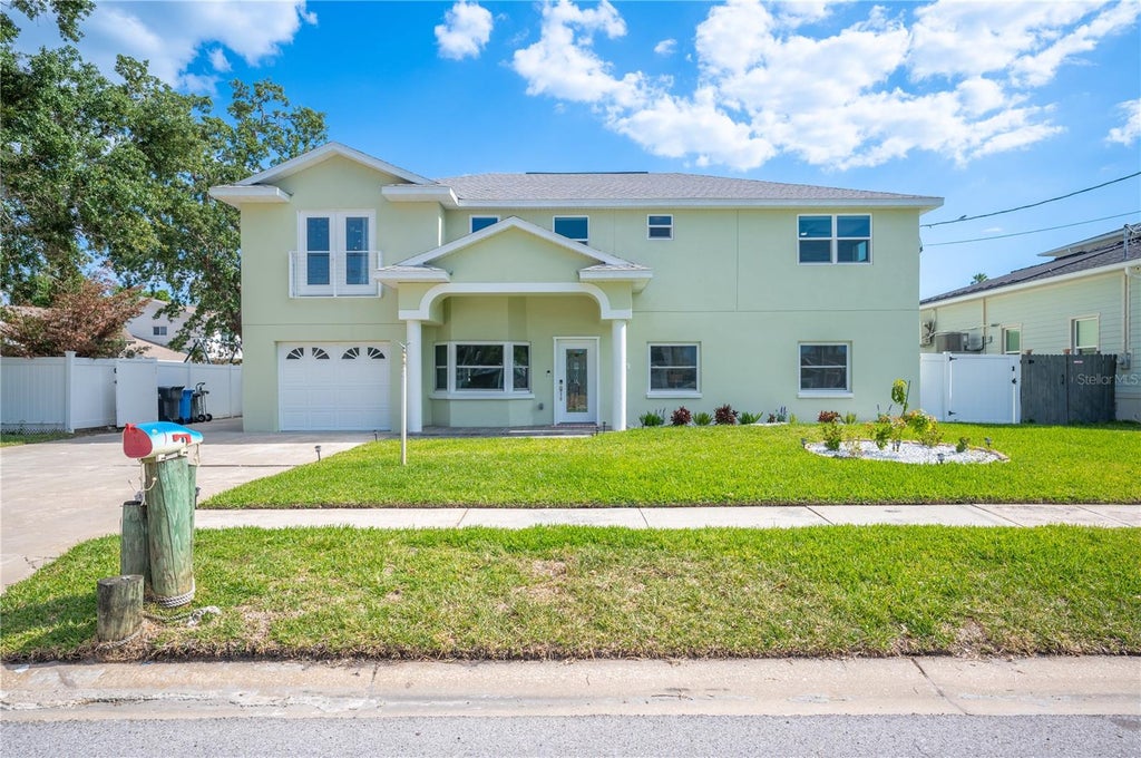 Photo of 8704 Bay Crest Lane, Tampa, FL 33615 (MLS # O6442076)