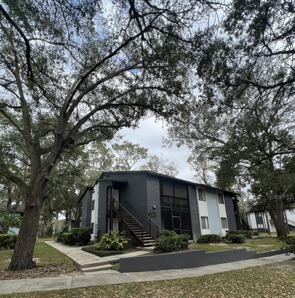 Photo of 220 Riverbend Drive #101, Altamonte Springs, FL 32714 (MLS # O6356979)