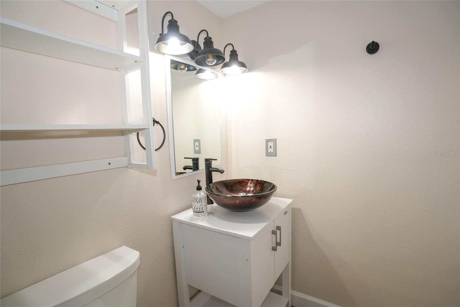 BAYSHORE ON THE LAKE CONDO APTS - Residential