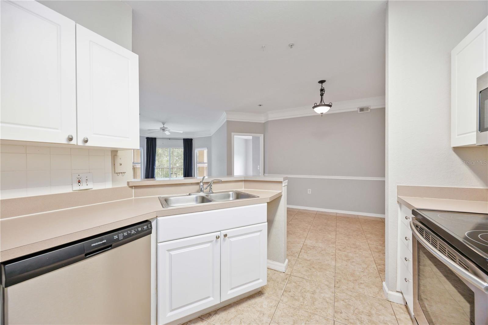 SERENADE ON PALMER RANCH - Residential Lease