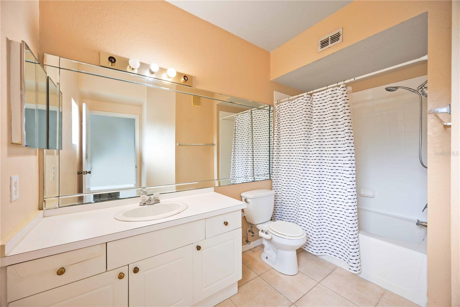 SERENADE ON PALMER RANCH - Residential Lease