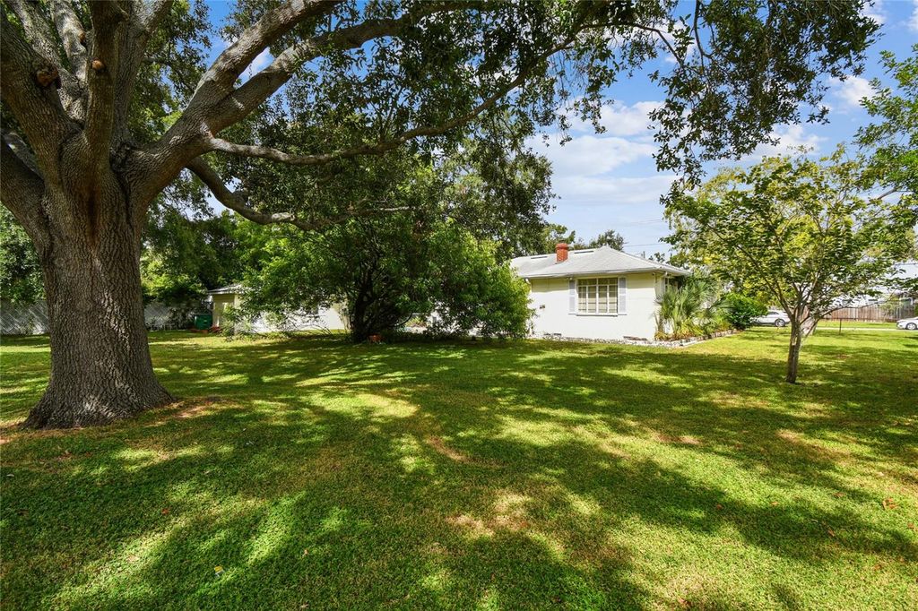 Photo of 3004 W North A Street, Tampa, FL 33609 (MLS # TB8429187)