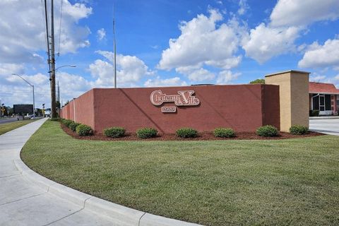 Photo of 2929 W Oak Ridge Road #E6, Orlando, FL 32809 (MLS # O6388031)