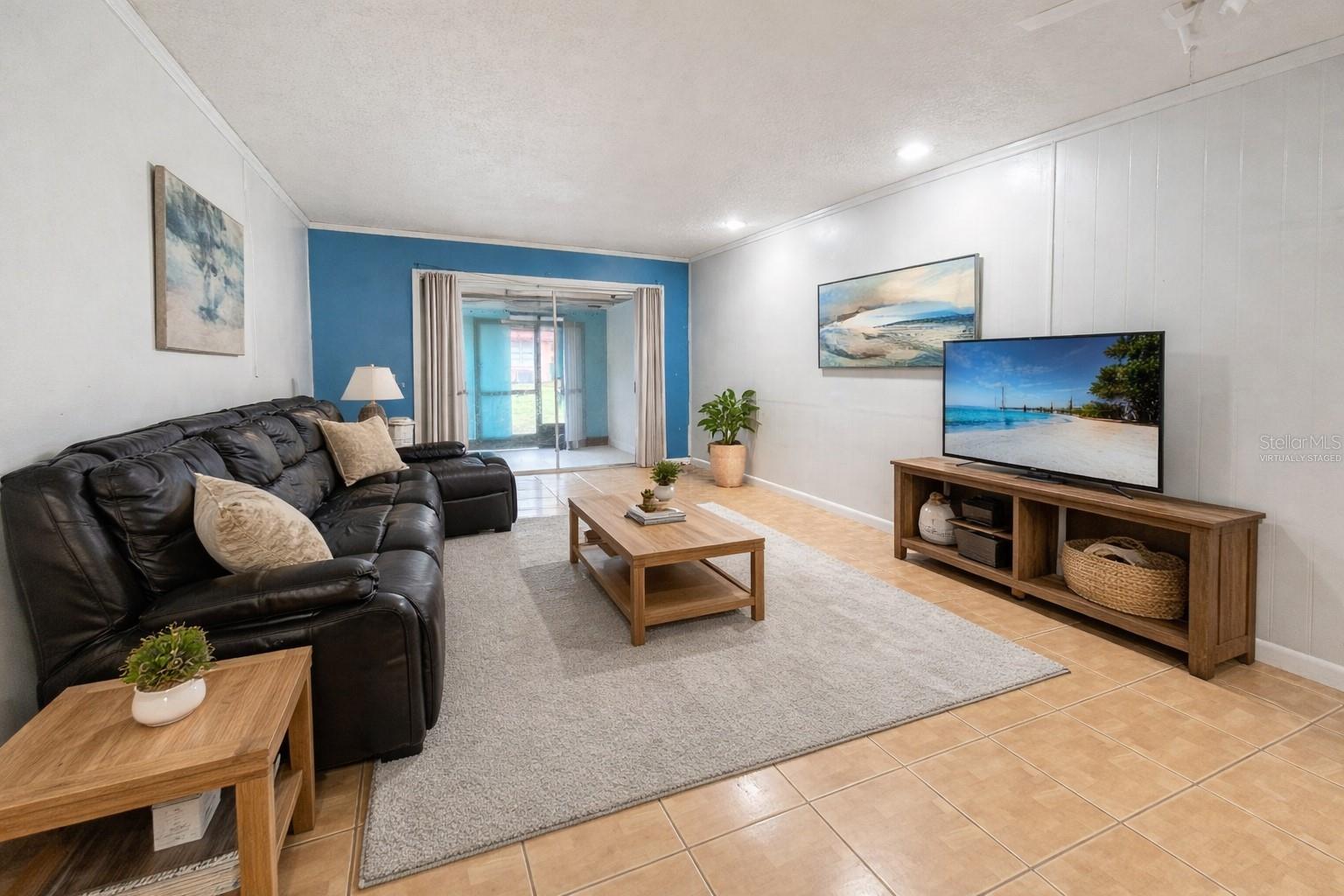 CHATEAU DE VILLE CONDO PH 02 - Residential