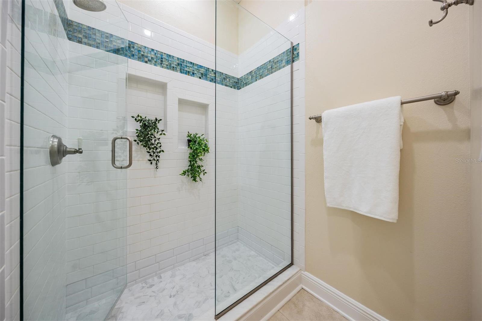 DAVIS ISLANDS PB10 PG52 TO 57 - Residential