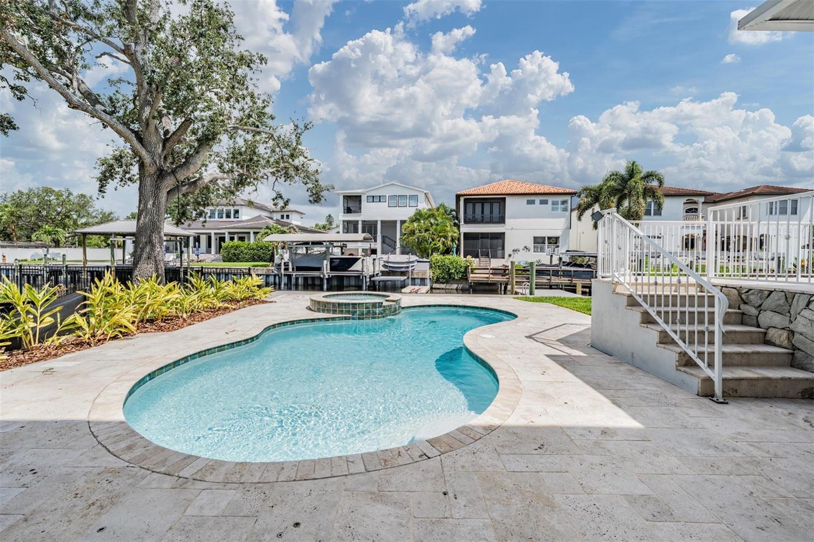 DAVIS ISLANDS PB10 PG52 TO 57 - Residential