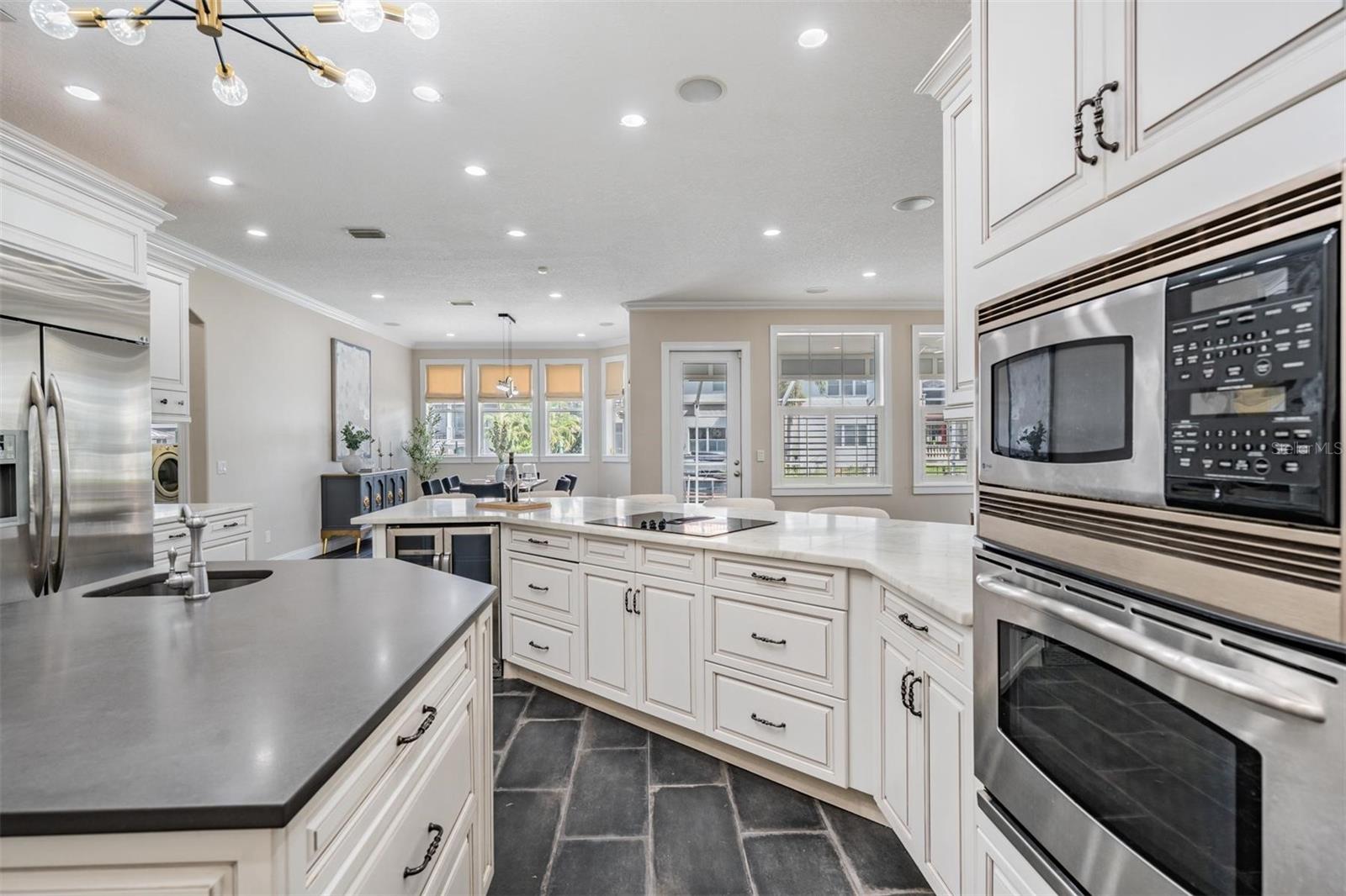 DAVIS ISLANDS PB10 PG52 TO 57 - Residential