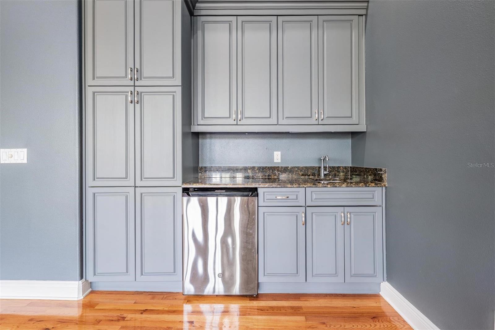 DAVIS ISLANDS PB10 PG52 TO 57 - Residential