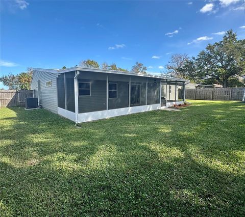 A home in SOUTH DAYTONA