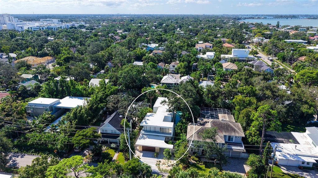 Photo of 1642 Bahia Vista Street, Sarasota, FL 34239 (MLS # A4667508)