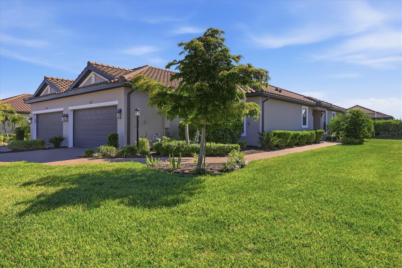 ESPLANADE AT AZARIO - Residential Lease