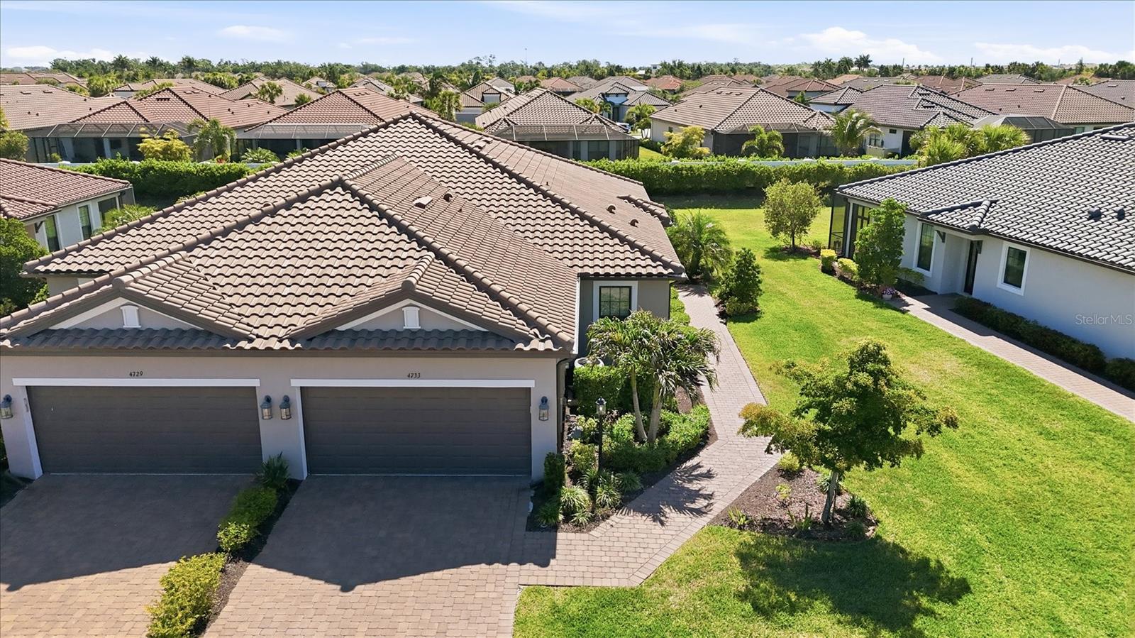 ESPLANADE AT AZARIO - Residential Lease