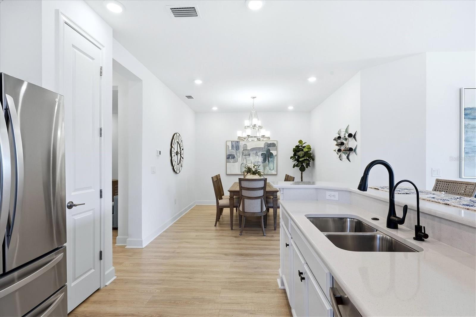 ESPLANADE AT AZARIO - Residential Lease
