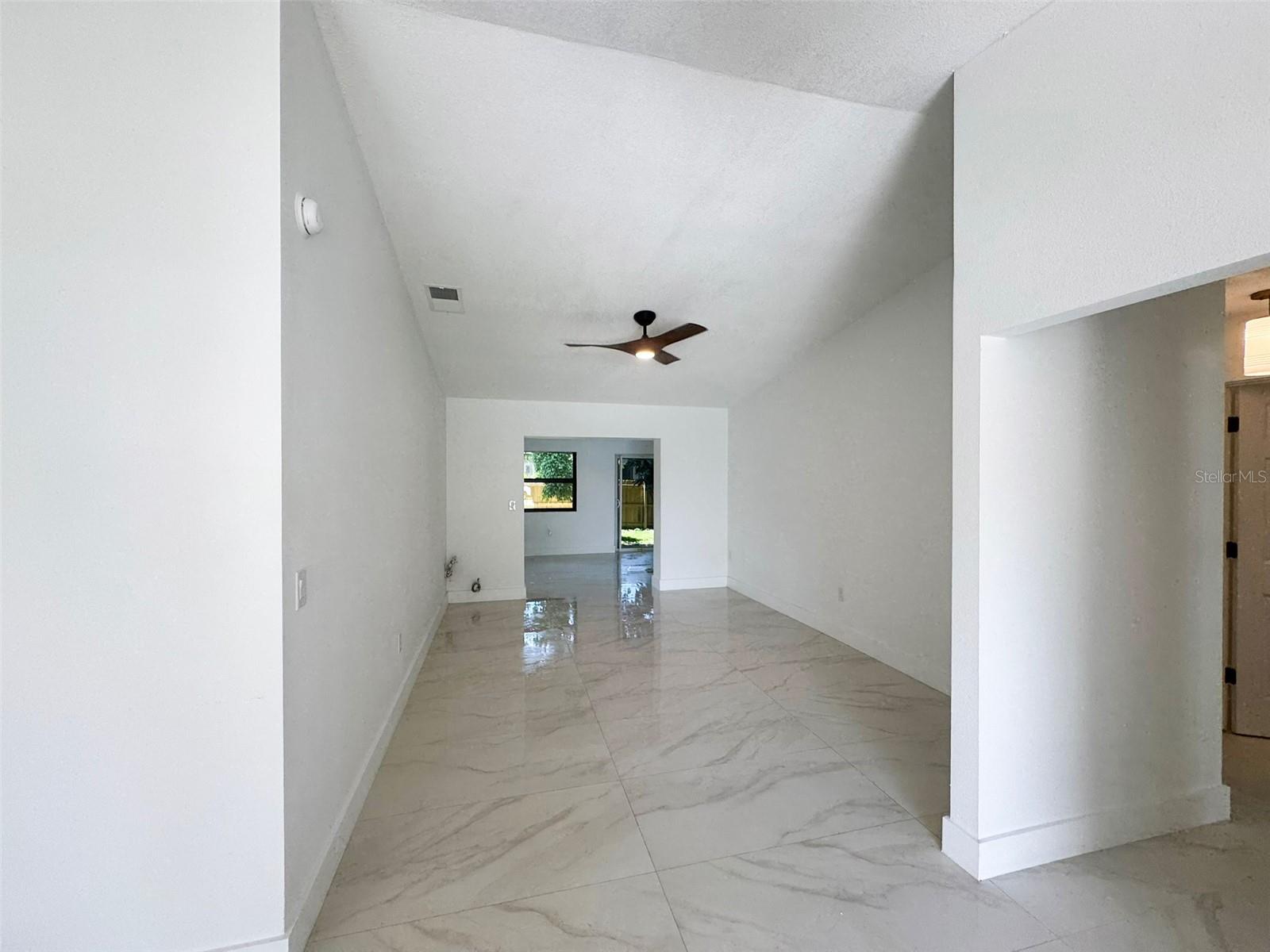 1658 RIDGEWOOD LANE