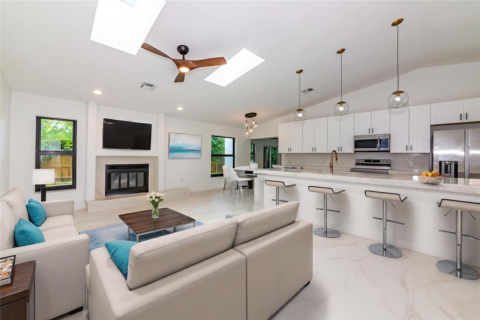 1658 RIDGEWOOD LANE