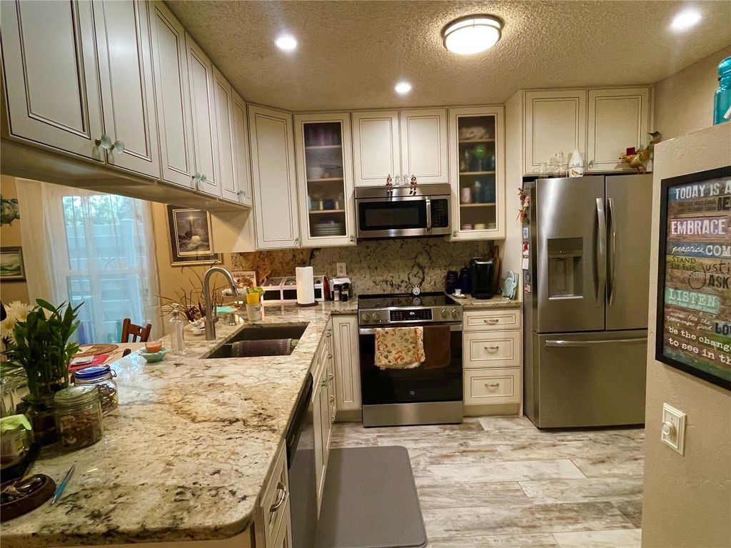 Photo of 4123 3rd Avenue W, Palmetto, FL 34221 (MLS # A4664308)