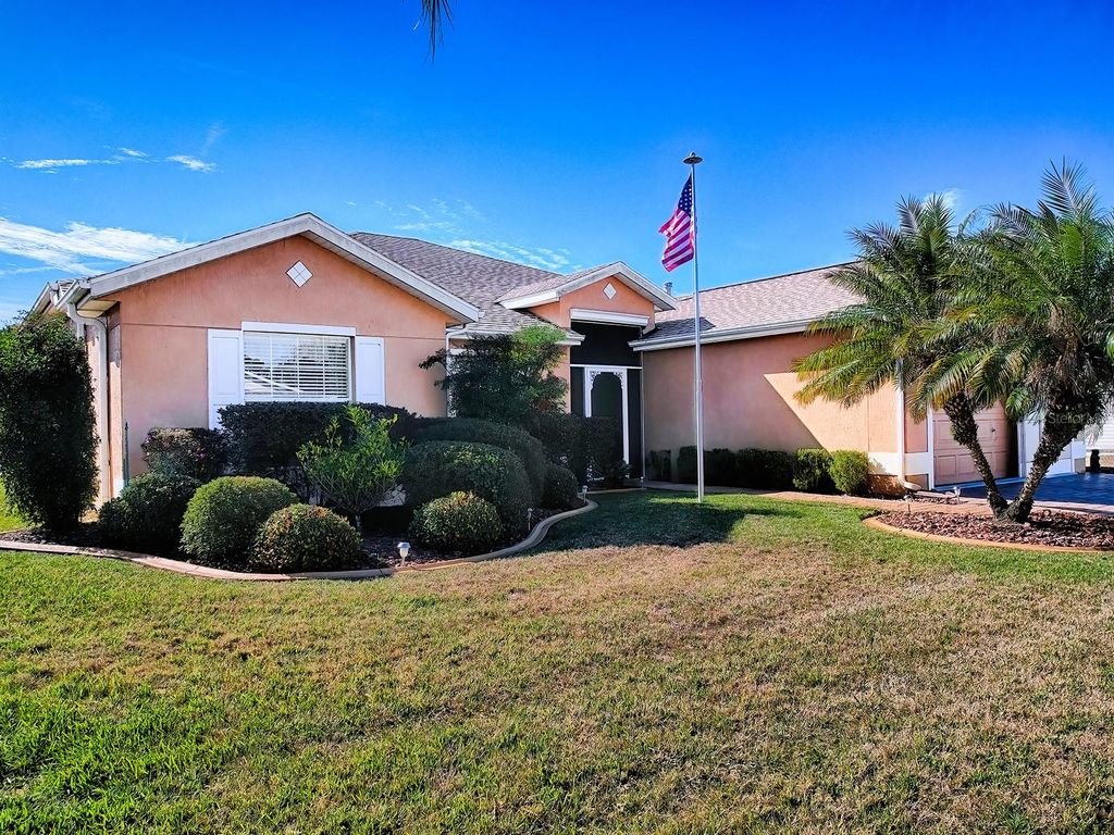 Photo of 236 Bentwood Drive, Leesburg, FL 34748 (MLS # G5107216)