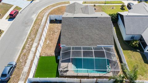 A home in PLANT CITY