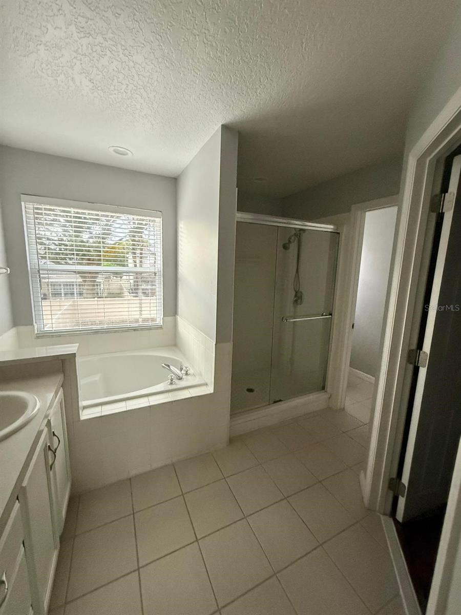 HUNTERS CREEK TR 526 PH 01 - Residential Lease