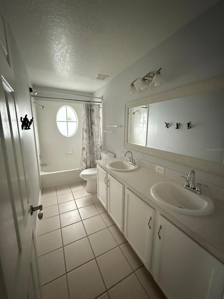 HUNTERS CREEK TR 526 PH 01 - Residential Lease