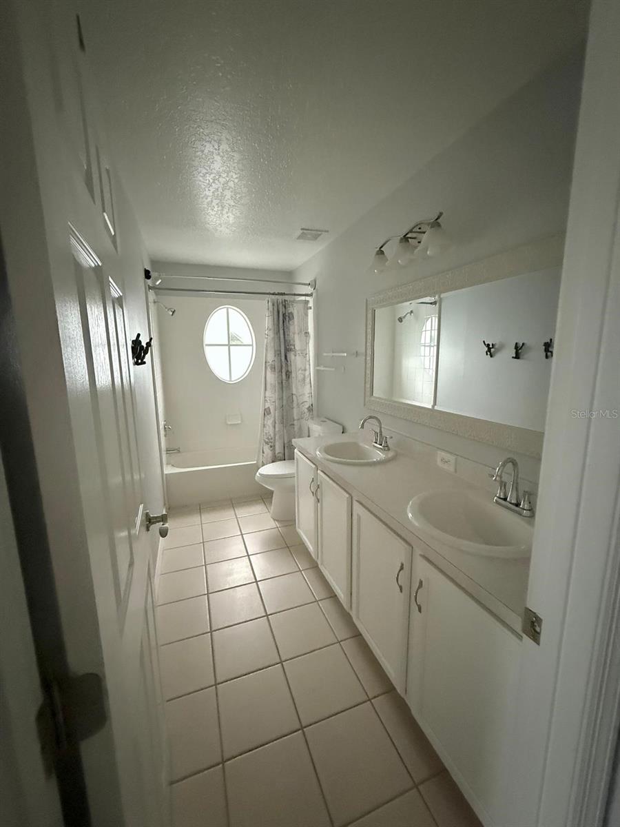 HUNTERS CREEK TR 526 PH 01 - Residential Lease