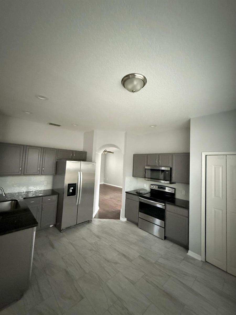 HUNTERS CREEK TR 526 PH 01 - Residential Lease