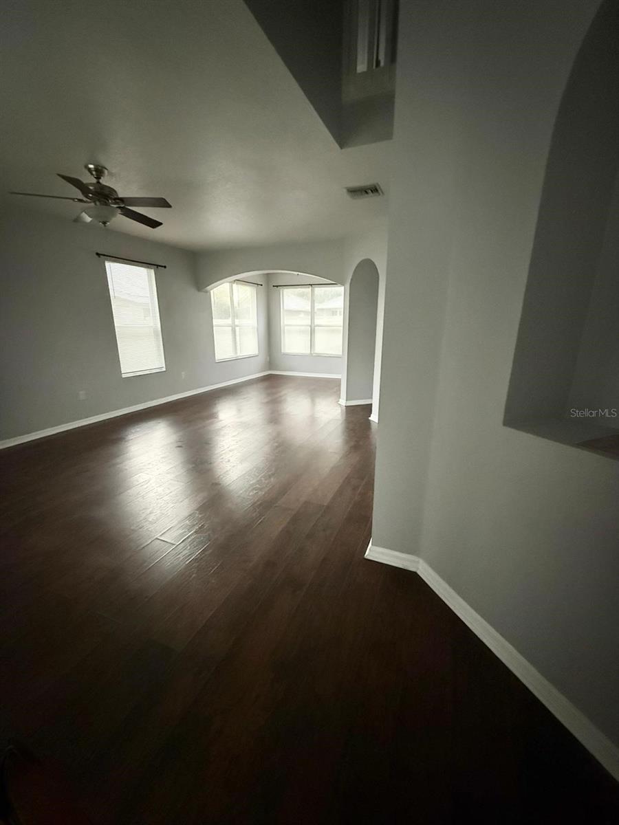 HUNTERS CREEK TR 526 PH 01 - Residential Lease