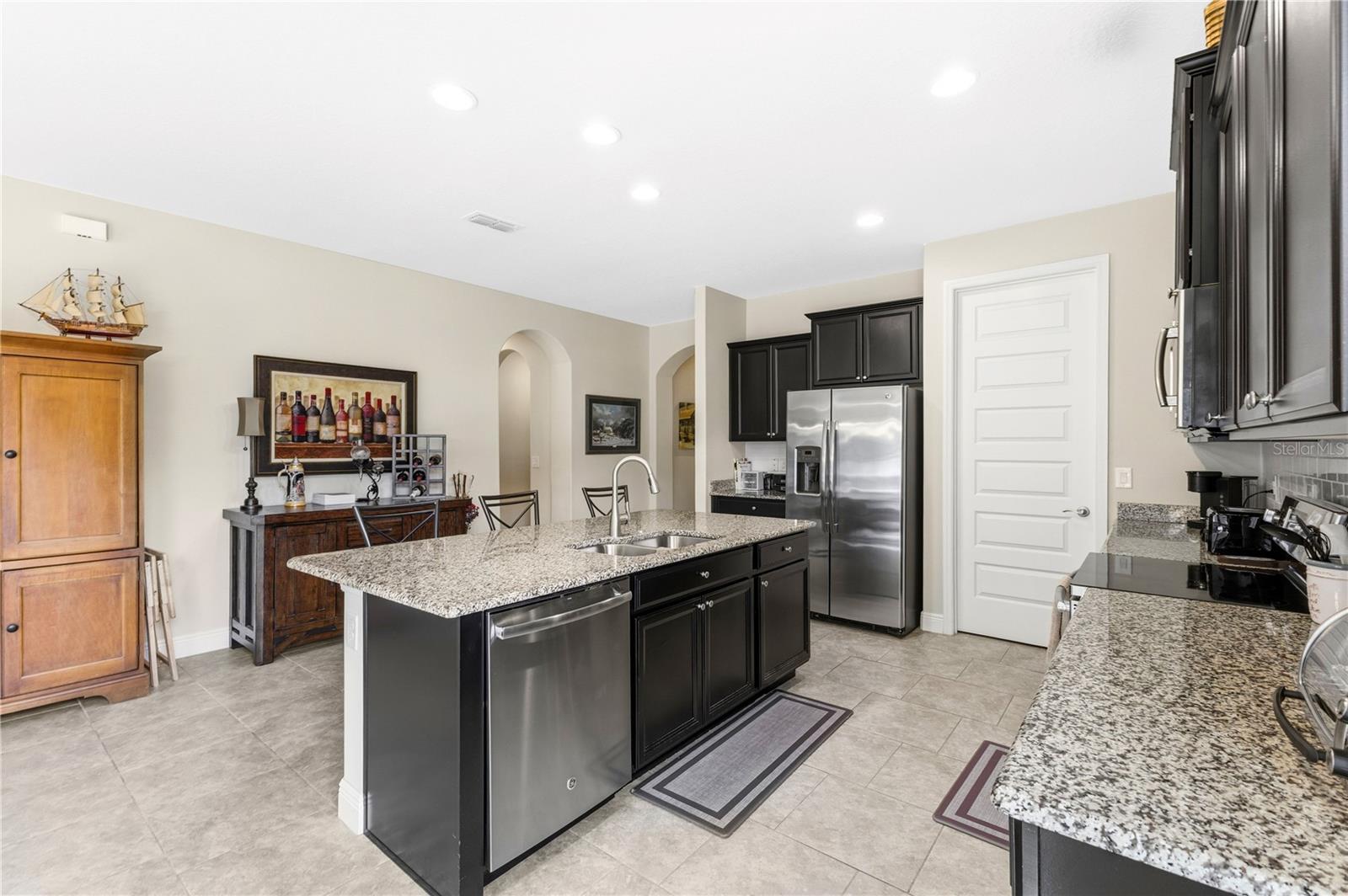 8711 EDEN COVE DRIVE