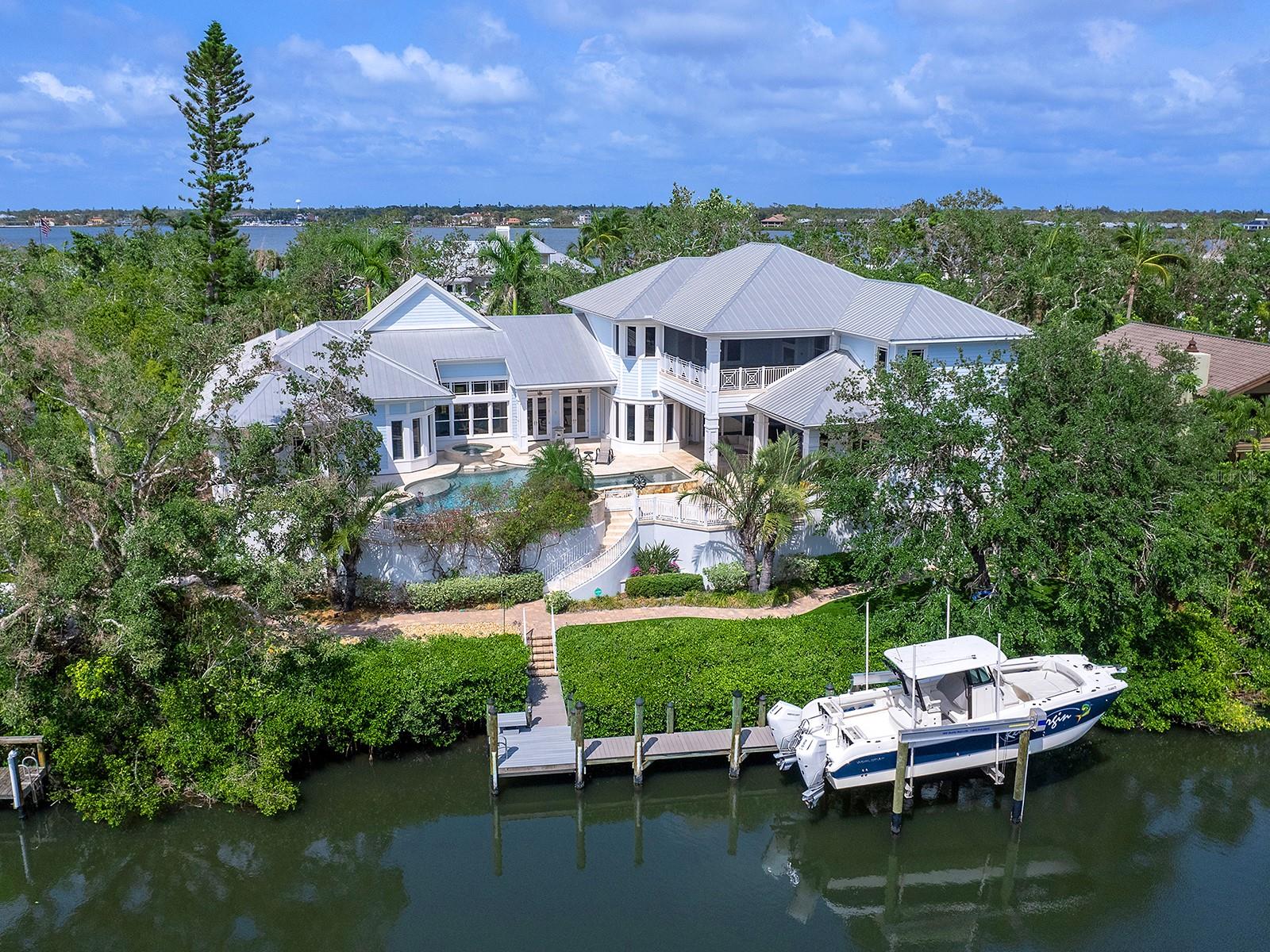 HIDDEN HARBOR - Residential