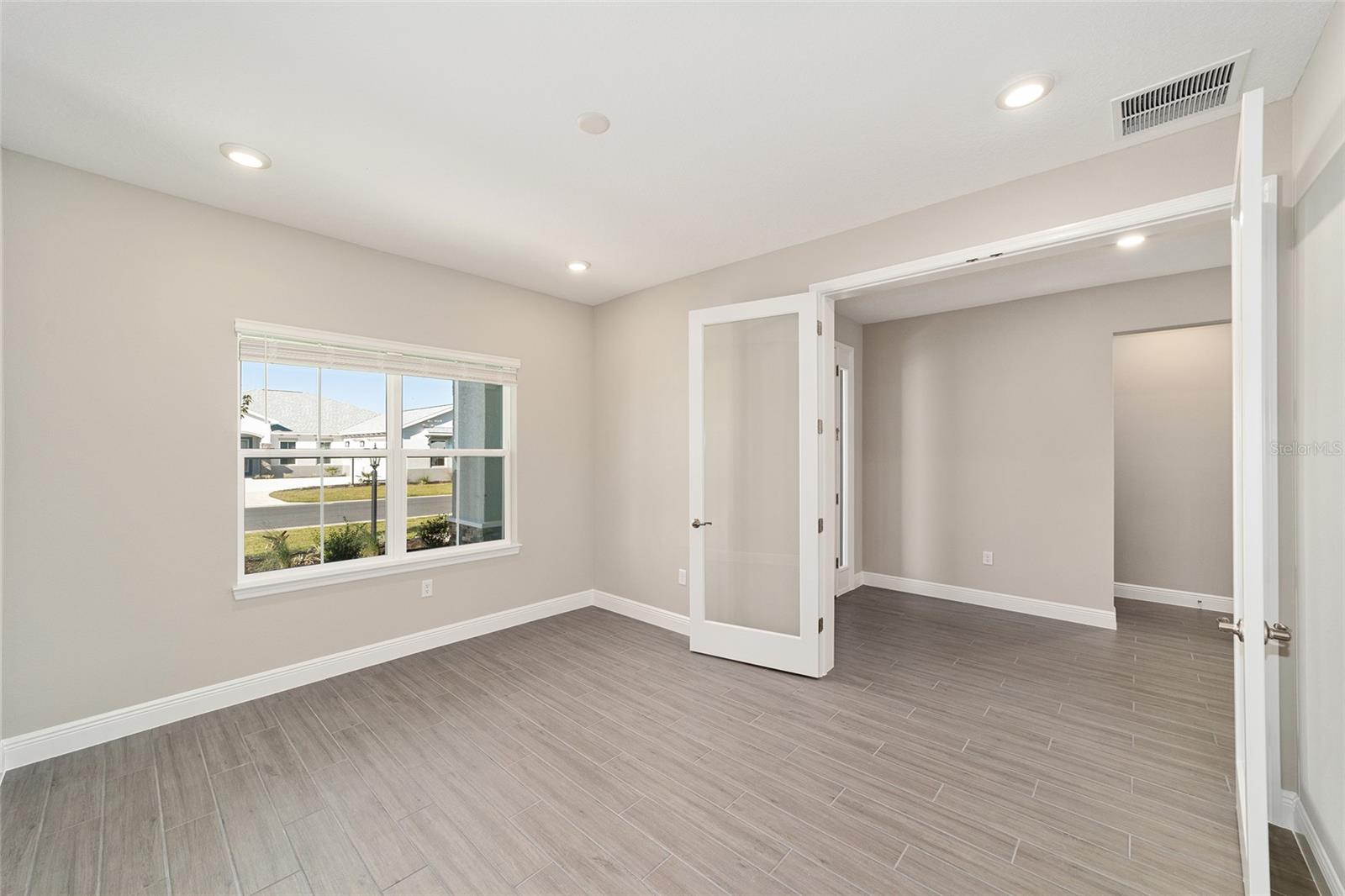 ON TOP OF THE WORLD - Residential