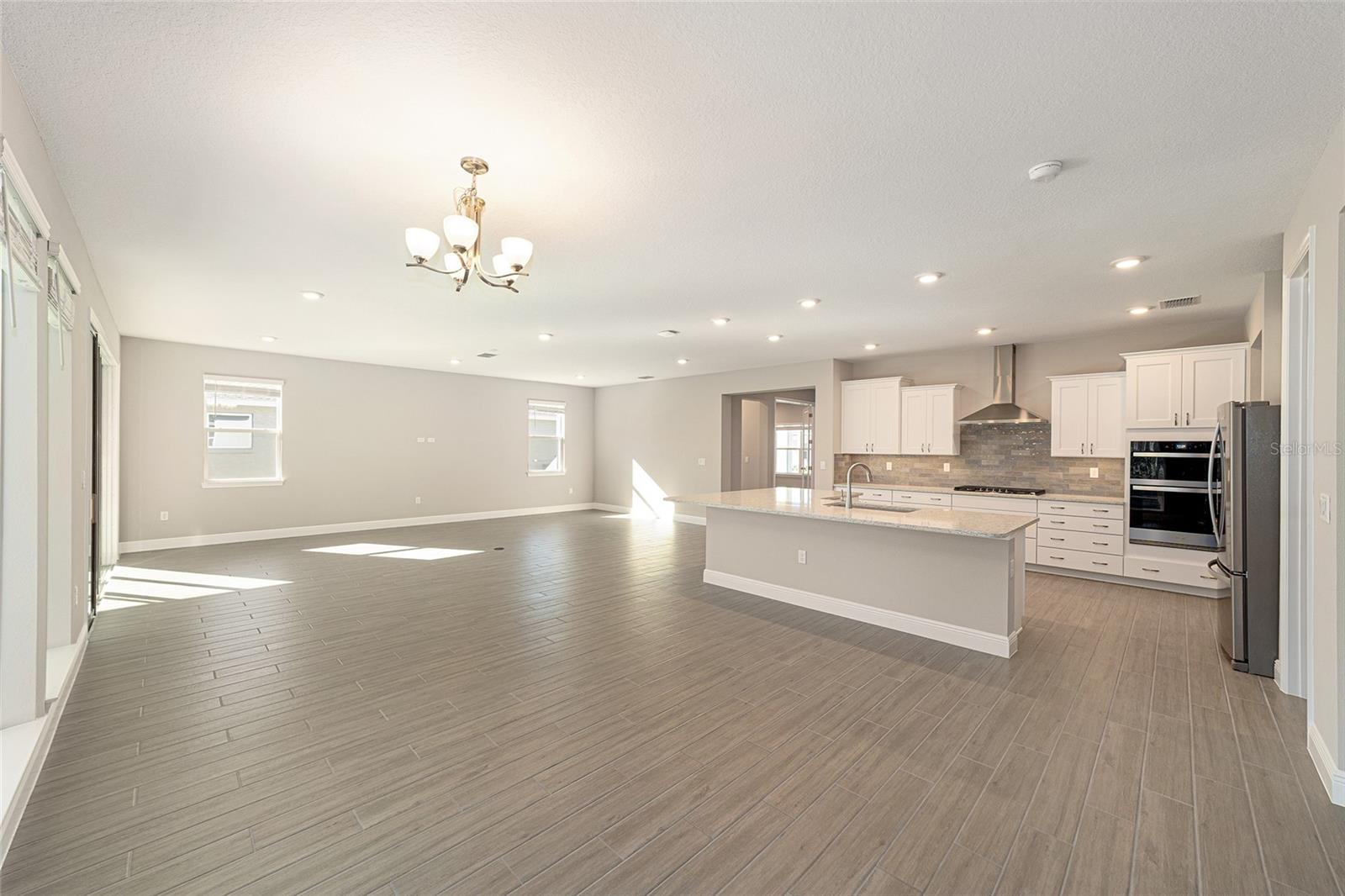 ON TOP OF THE WORLD - Residential