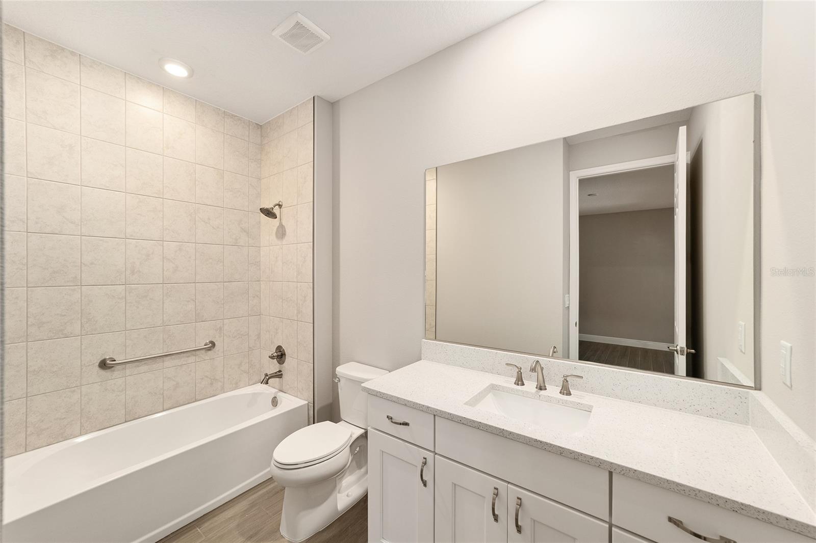 ON TOP OF THE WORLD - Residential