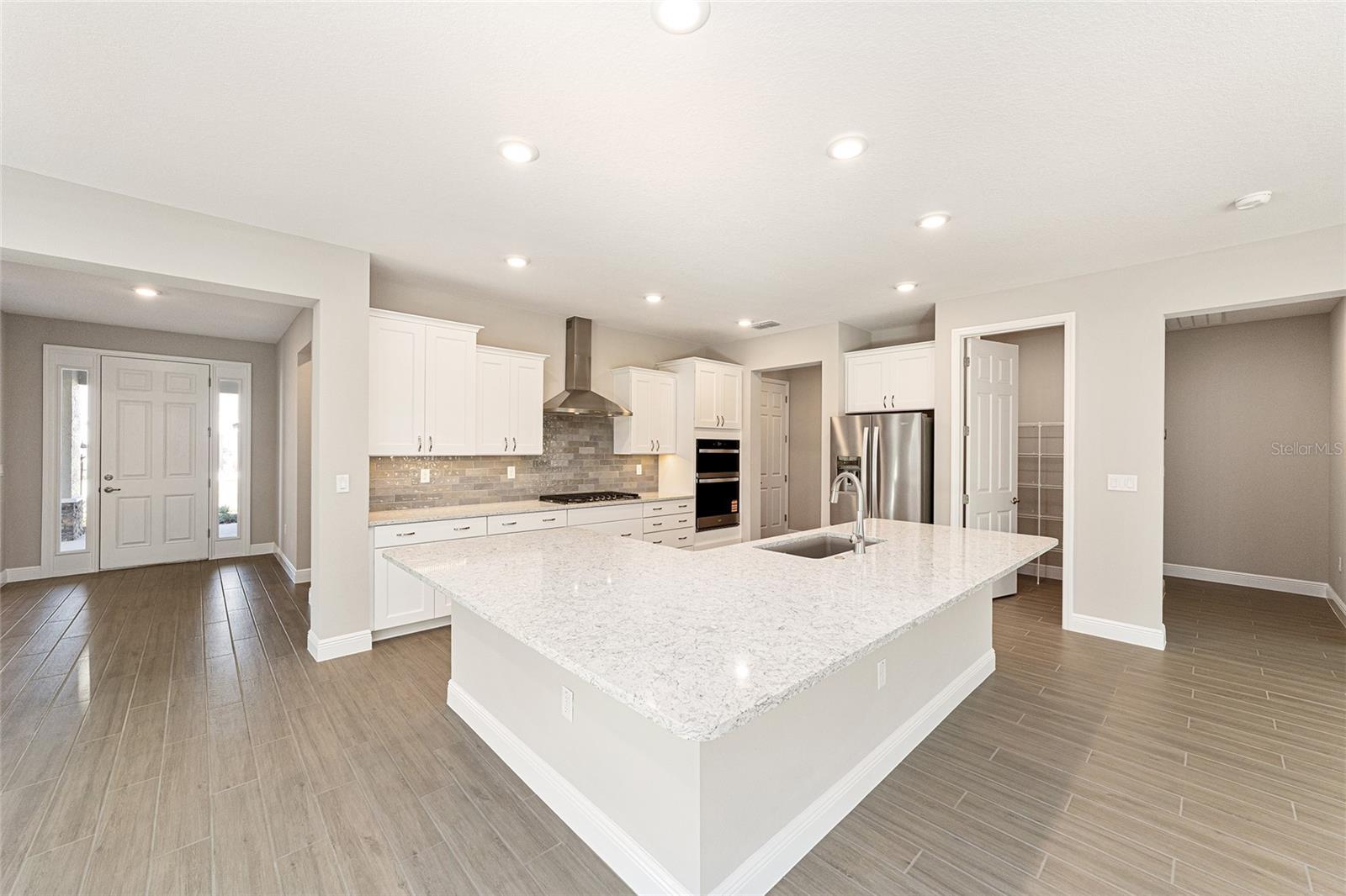 ON TOP OF THE WORLD - Residential