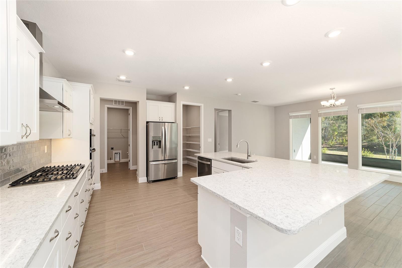 ON TOP OF THE WORLD - Residential