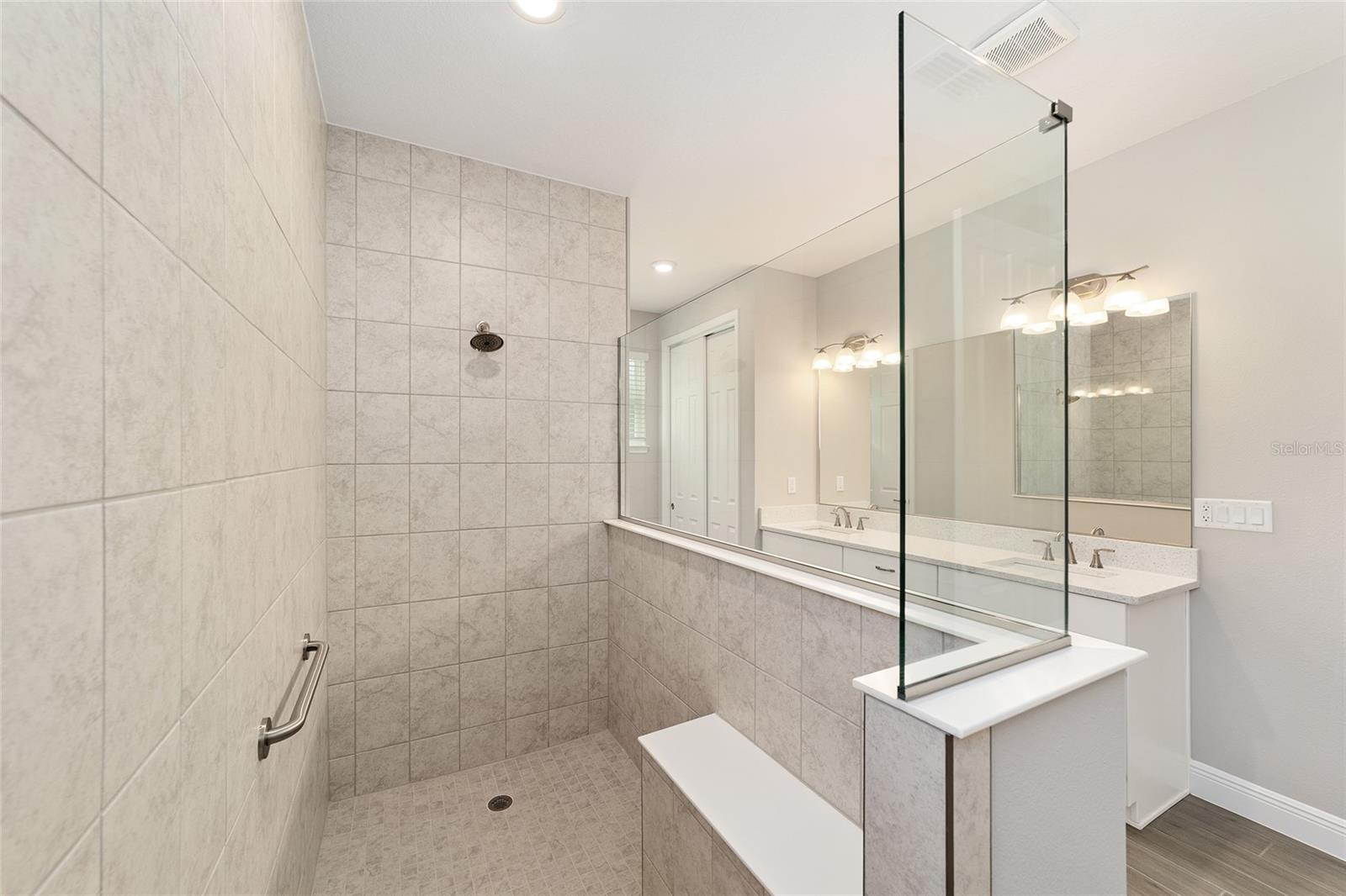 ON TOP OF THE WORLD - Residential