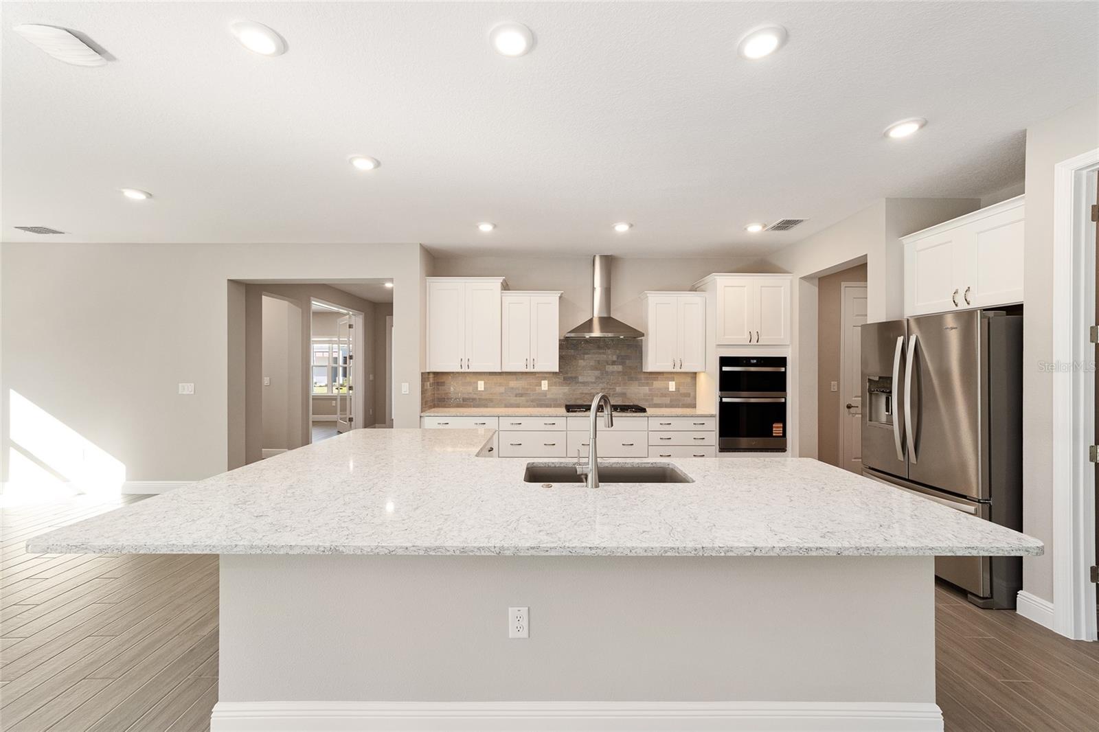 ON TOP OF THE WORLD - Residential